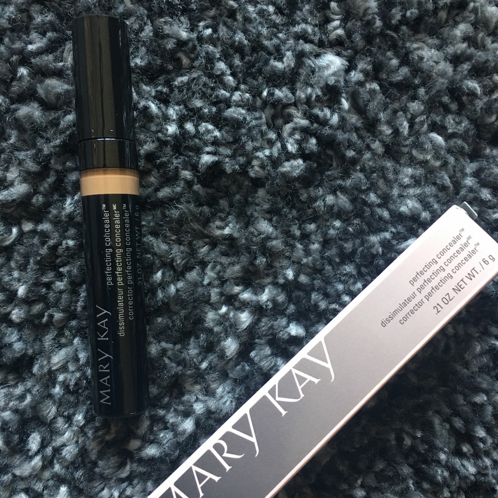 Cosmetics - Picture 7 of 7